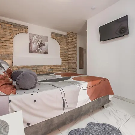 New! Luxurious Ancora