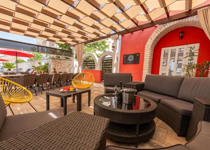 New! Luxurious Ancora Villa