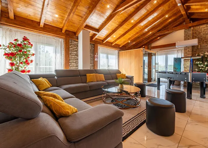 New! Luxurious Ancora Vila *