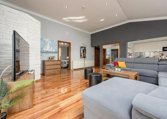 New! Luxurious Ancora Vila *