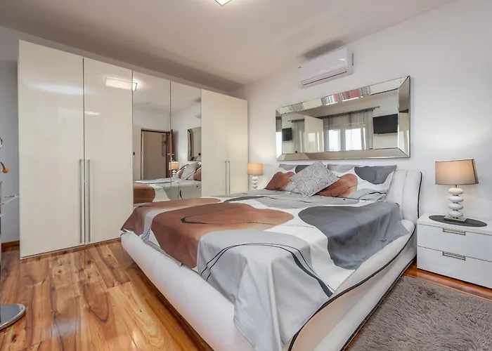 New! Luxurious Ancora Villa
