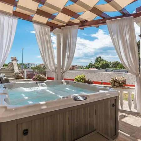 New! Luxurious Ancora Villa