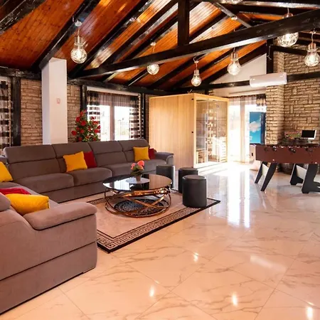 New! Luxurious Ancora Villa
