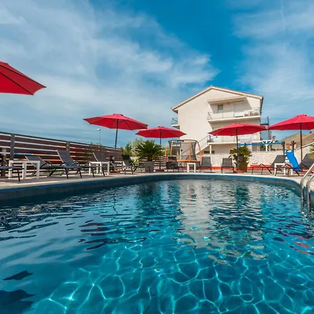 New! Luxurious Ancora Willa