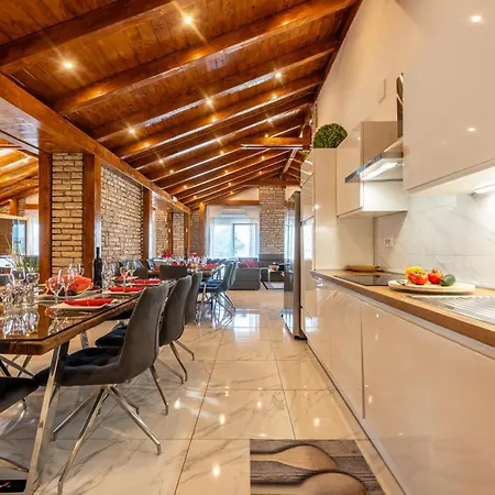 New! Luxurious Ancora