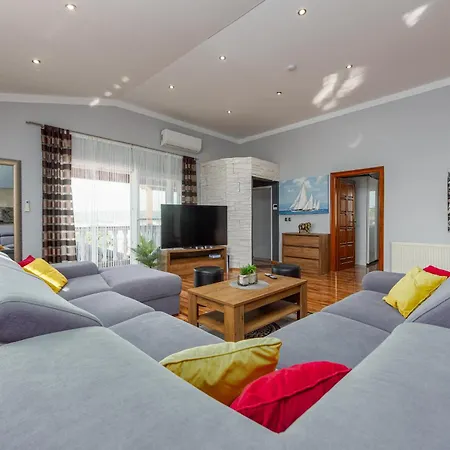 New! Luxurious Ancora Sukošan